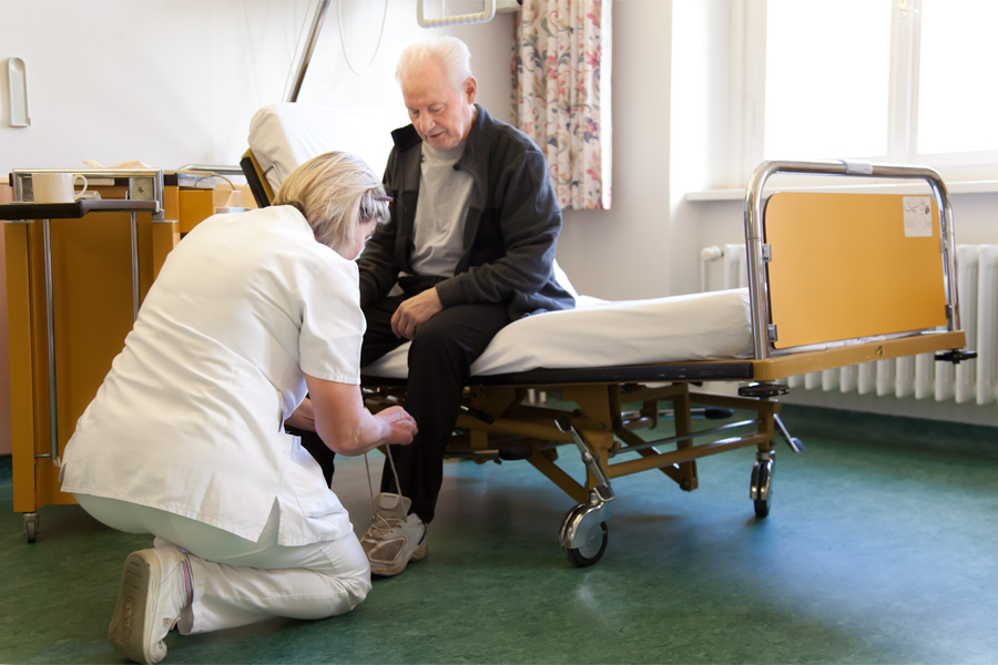 Das Ziel unserer aktivierenden-therapeutischen Pflege ist, dass unsere Patientinnen und Patienten eine möglichst hohe Selbständigkeit wiedererlangen.