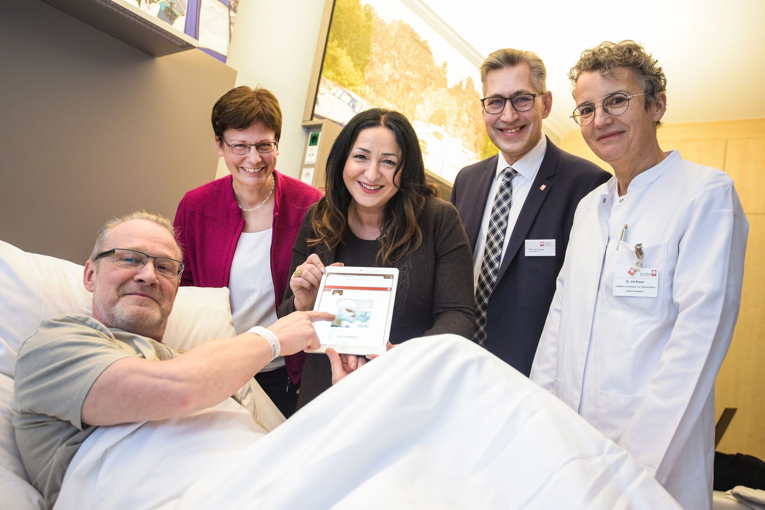 Gesundheitssenatorin schaltet kostenfreies Patienten-WLAN frei