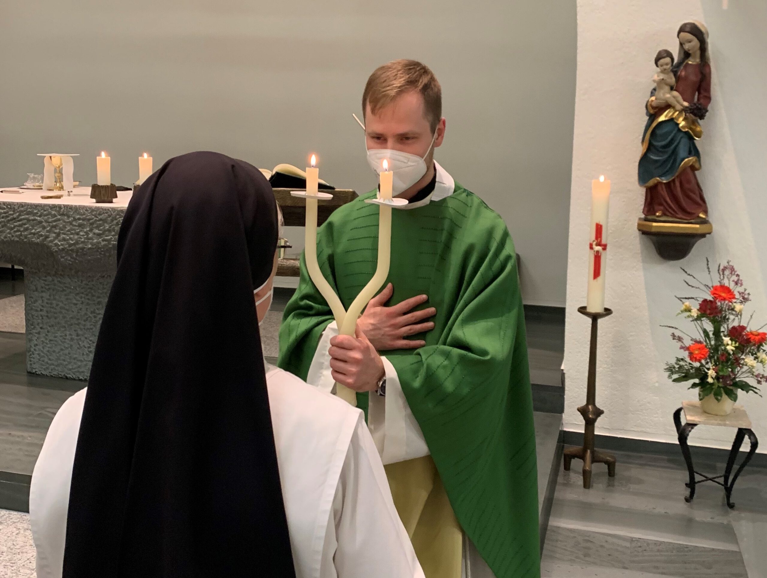 Blasius-Segen in der Klinik-Kapelle